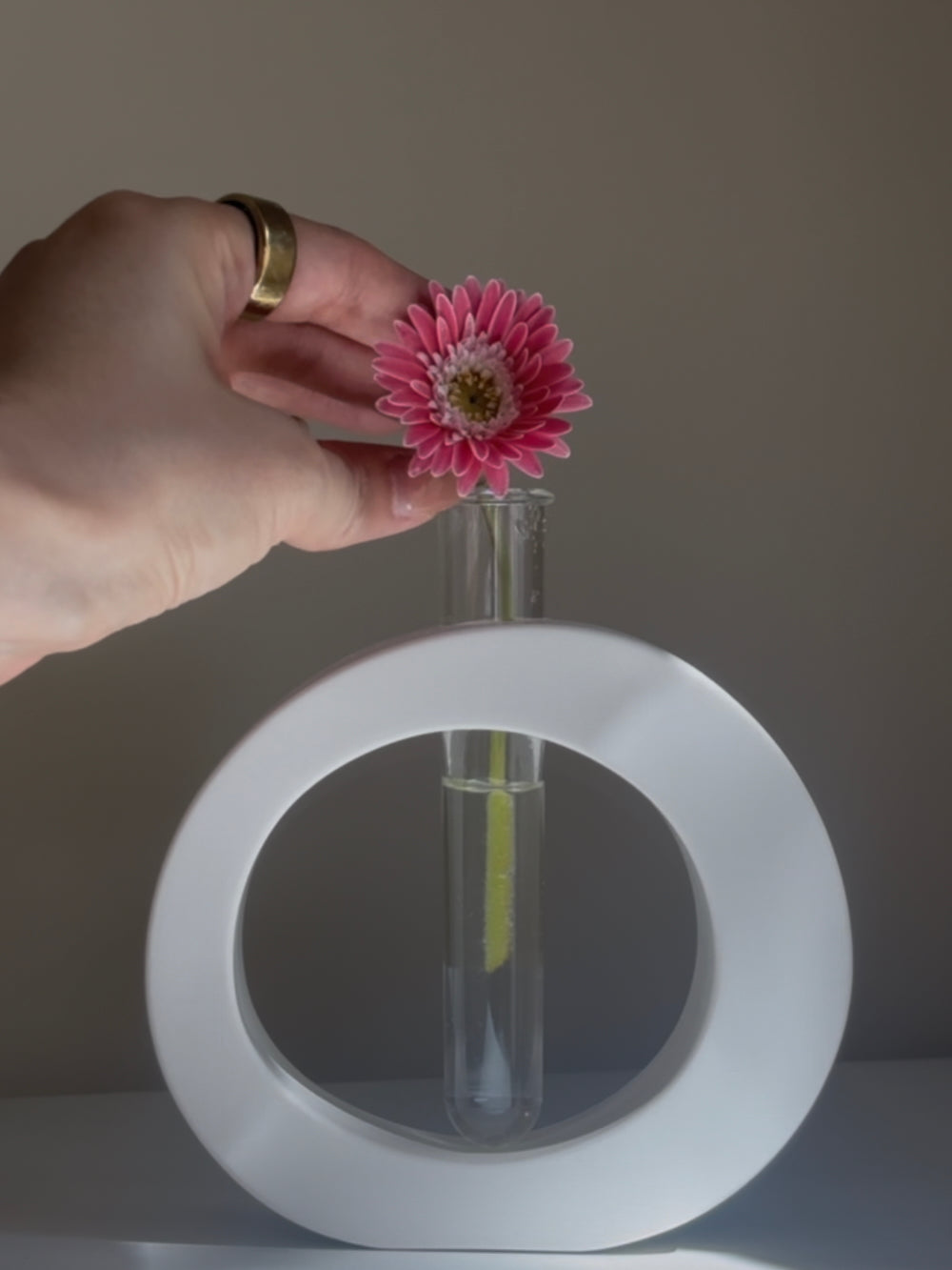 One – Circular Vase
