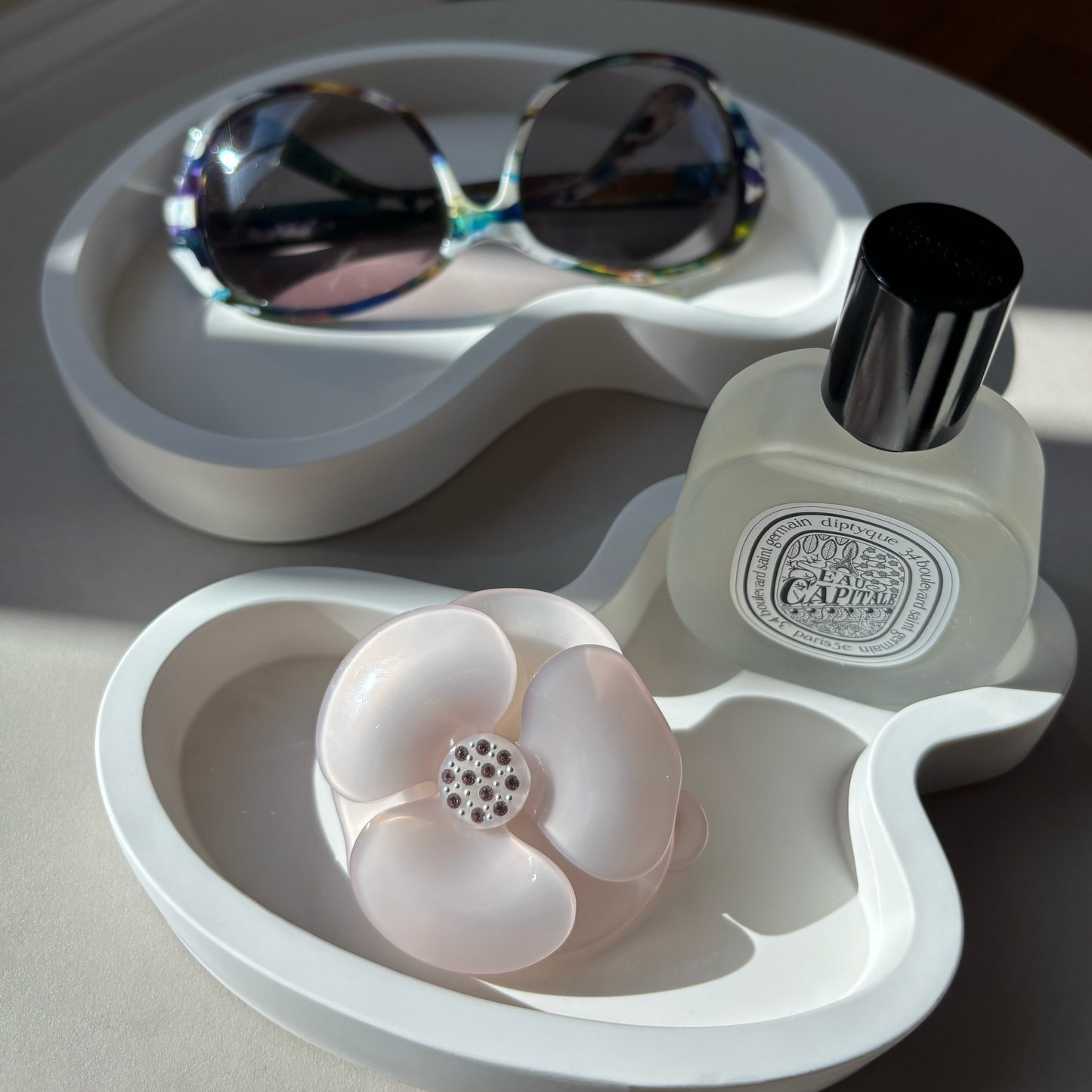 Embrace – Organic Rimmed Tray