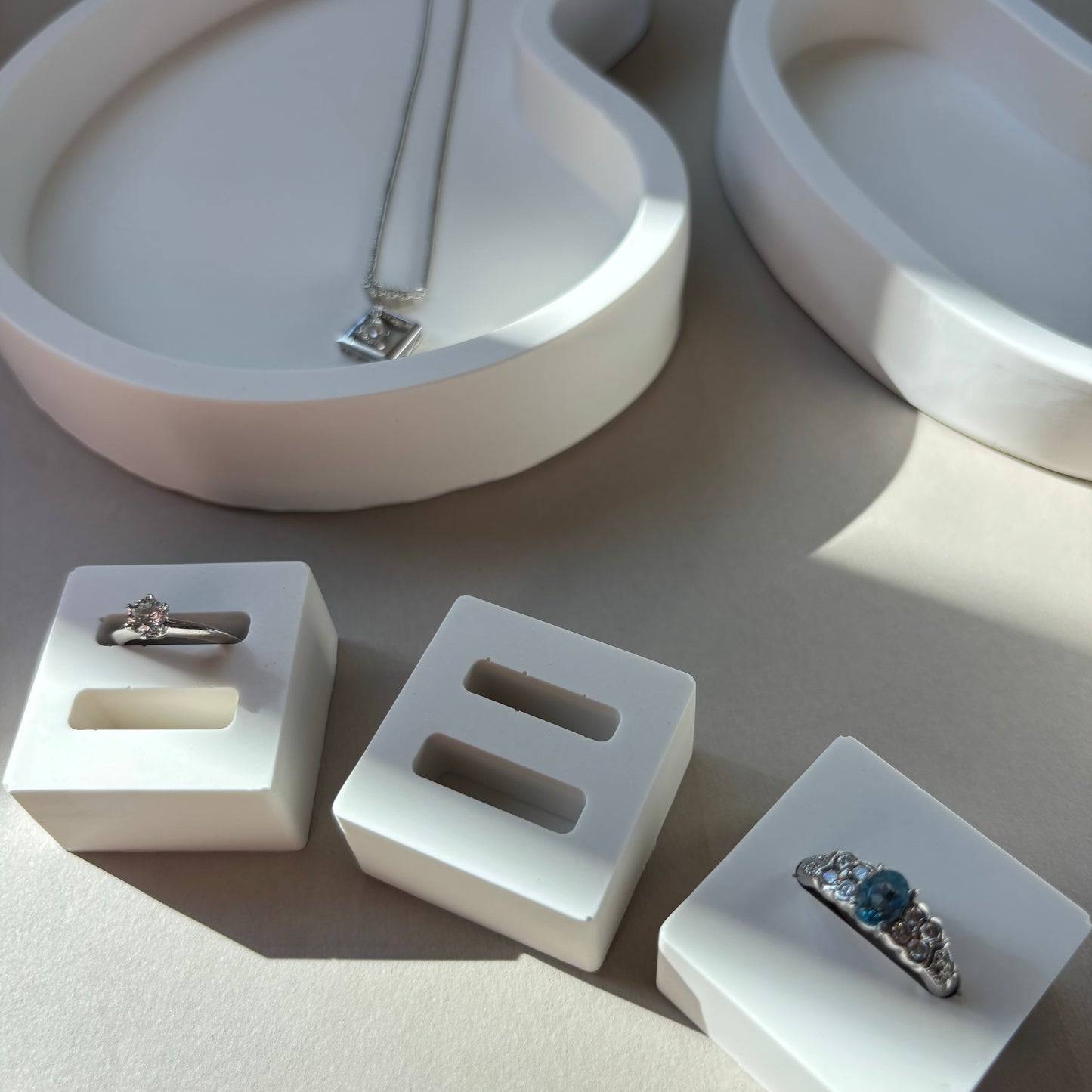 Elements – Ring Holder