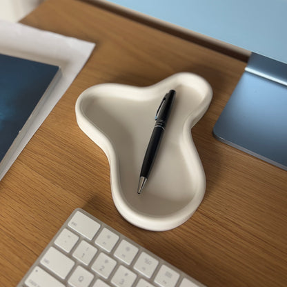 Sway – Decorative Tray with Sculptural Curves