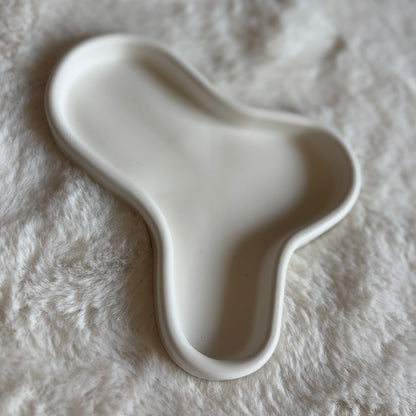 Sway – Decorative Tray with Sculptural Curves