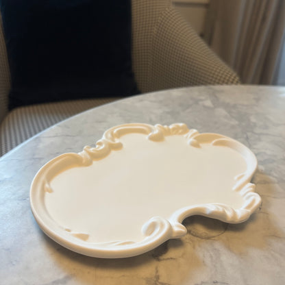 Filigree – Decorative Tray with Vintage Elegance