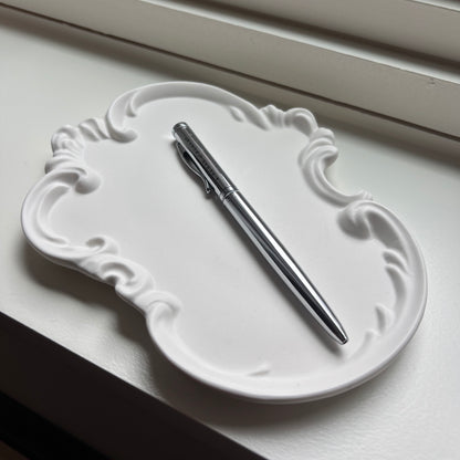 Filigree – Decorative Tray with Vintage Elegance