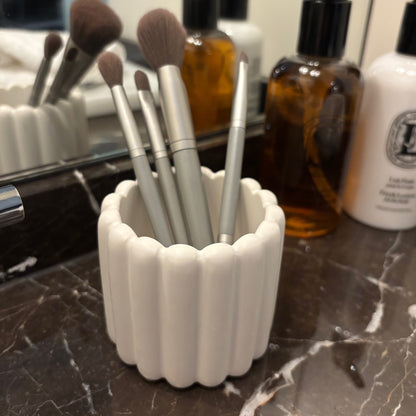 Canelé – Sculpted Organizer with Soft Ridges