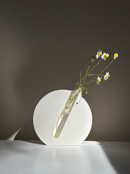 Lean – Tilted Vase